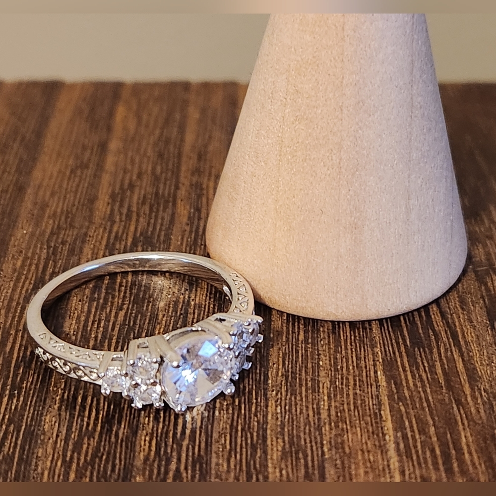 STERLING SILVER RING, NWOT